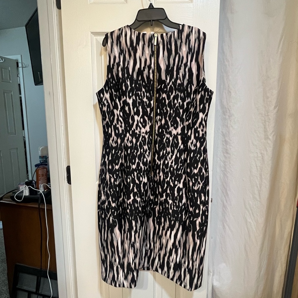 Calvin Klein Black and White Animal-Print Sheath Dress - Picture 5 of 6
